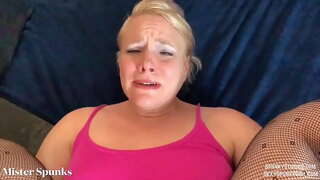 Խորթ քույրը ՝ ստանում է առաջին անալ և սպանել է իր մեծ էշի / մասնակցությամբ SexySpunkyGirl