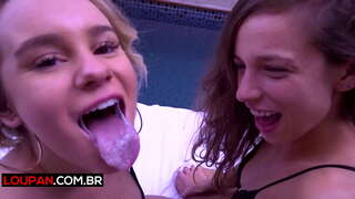 Modelky dáva handjob