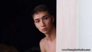 Tineri Sex Părți - Uita-te la ei ca se duc de-a dreptul sălbatică de echitatie fața lui și cocoș