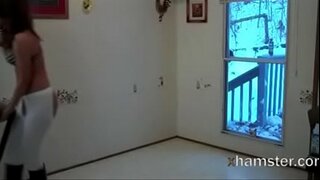 Exhibitionist wiping ቅድሚያ ላይ የሚሰጡዋቸውን ሰዎች skirted!