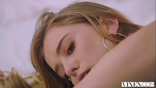 Lisica Model je neverjetno divji seks z Šef