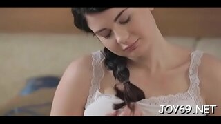 Lascivo Lucy L. é lenta, quedando espido, só para divertirse